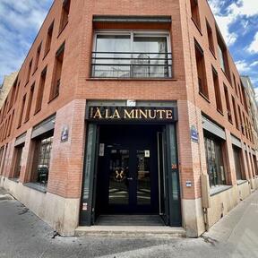 THEATRE A LA MINUTE