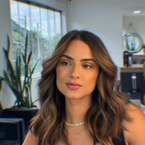 OLIVIA AMORIM