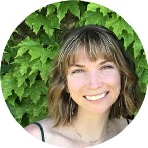 Nicole Elliott | Conversion Copywriter & Messaging Strategist 